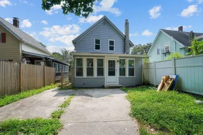 246 Main St 1