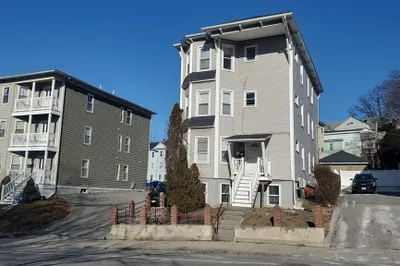 193 Belmont St 1