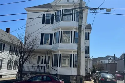 136 Dartmouth St 1