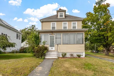 422 Groveland St 1