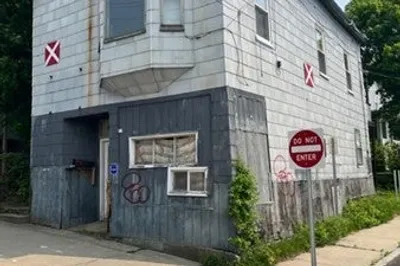 172 Parker Street 1
