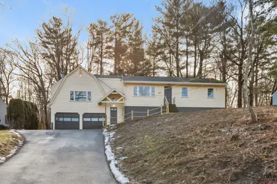 62 Cedar Hill Rd
