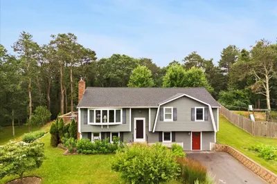 24 Eel River Cir