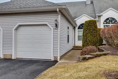 143 Brookfield Ln #143 1
