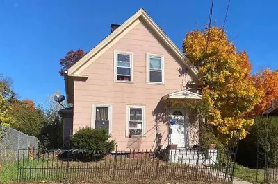 105 Ford St 1