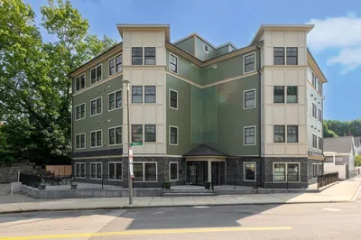 18 Robert St #6