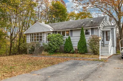 71 Circle Dr