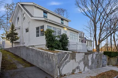 169 Pine St 1