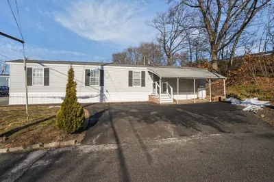 548 Kenyon Ave #2 1