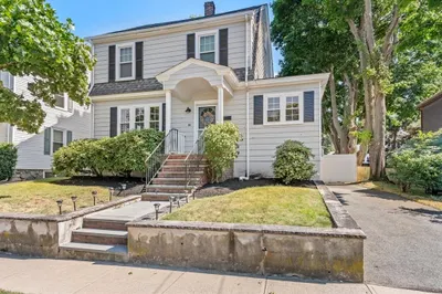 16 Lenox Rd