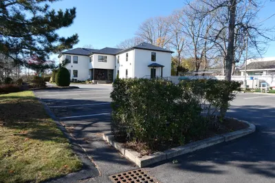445 Faunce Corner Rd 1