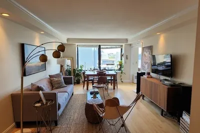 85 East India Row #2A