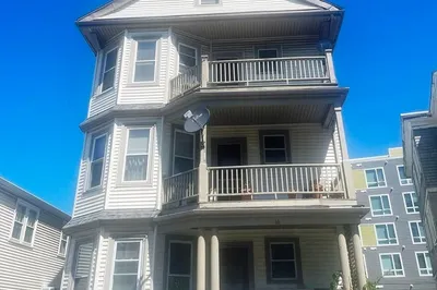 16 Tower St #3