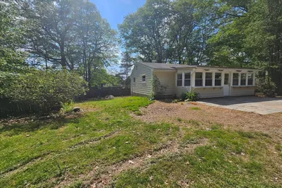 37 Fairchild Dr 1