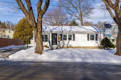 24 Seminole Dr