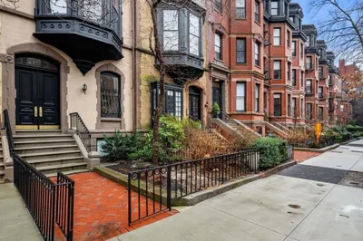 267 Beacon St #2