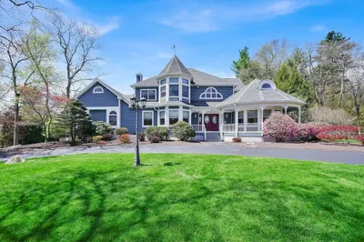 90 Southwood Dr 1