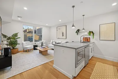150 W Broadway #313A