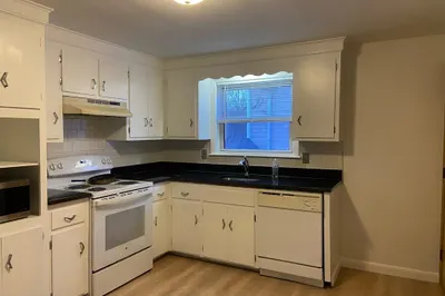 293 Waverley Ave #1