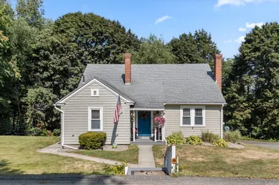 32 Field St 1