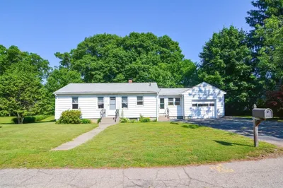 8 Avon Drive 1