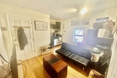 20 Bartlett Place #3