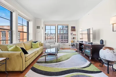 519 Harrison Avenue #D613