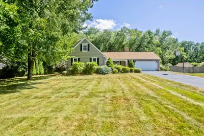 27 Pineywoods Dr 1
