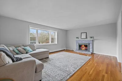 34 Spencer Dr 1