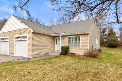 44 Angell Brook Dr #44 1