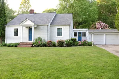 498 N Main St 1