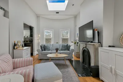219 W Newton St #4
