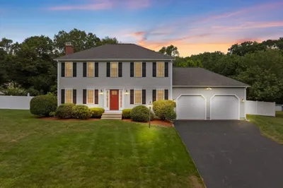 3 Maura Elizabeth Ln 1