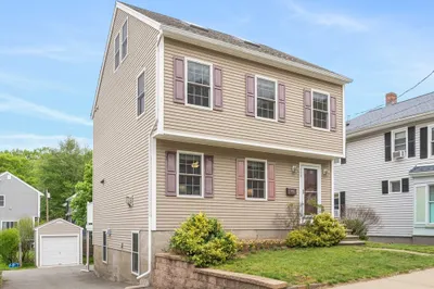 130 Gaston St 1