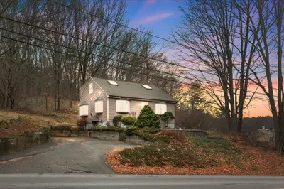28 Whittier Rd