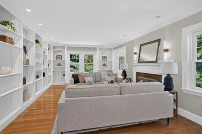 54 Elizabeth Rd 1