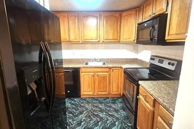 25 Longworth Ave #8 1