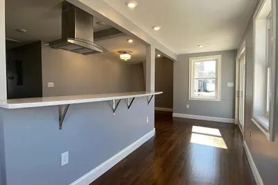 32 Marshall St #2