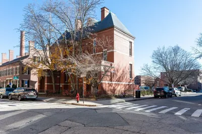 37 Kirk St