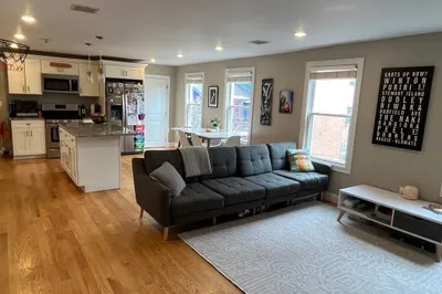 279 Main St #3 1