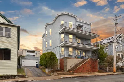 33 Newbury St #1