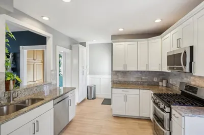 52 Edison St