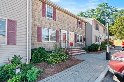 10 Oliver St #C 1