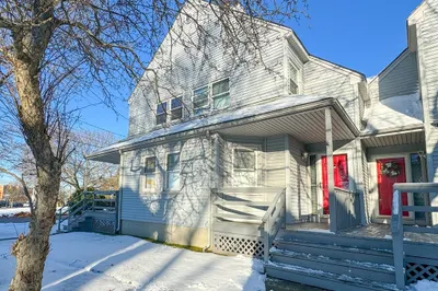18 Grove St #18
