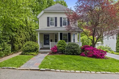 25 Curve St