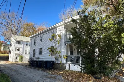 128 & 128 1/2 Elm St
