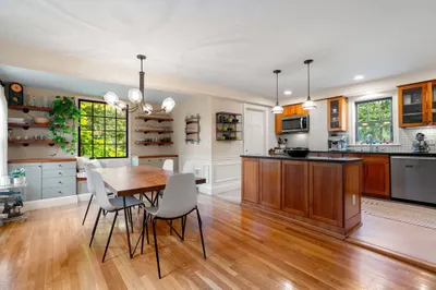 240 Aspinwall Ave 1