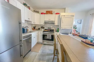 64 Trafford St #4