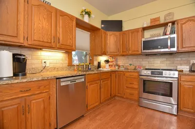 322 Webster St 1