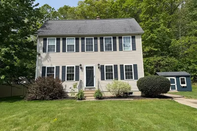 222 Bridge St 1